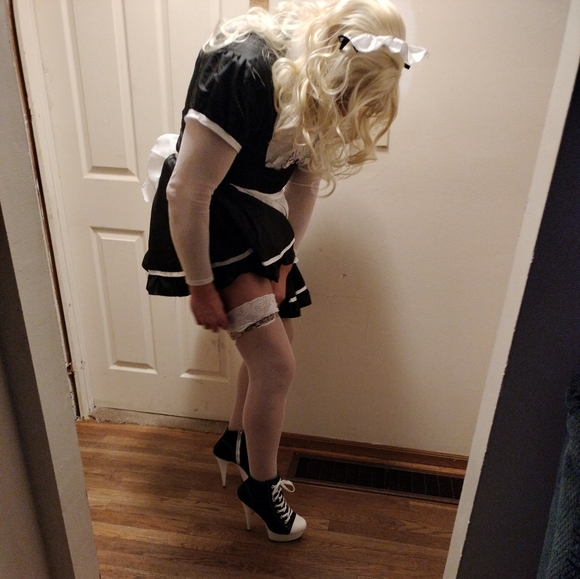 Meet your Posher, Natalie! - Picture 1 of 1